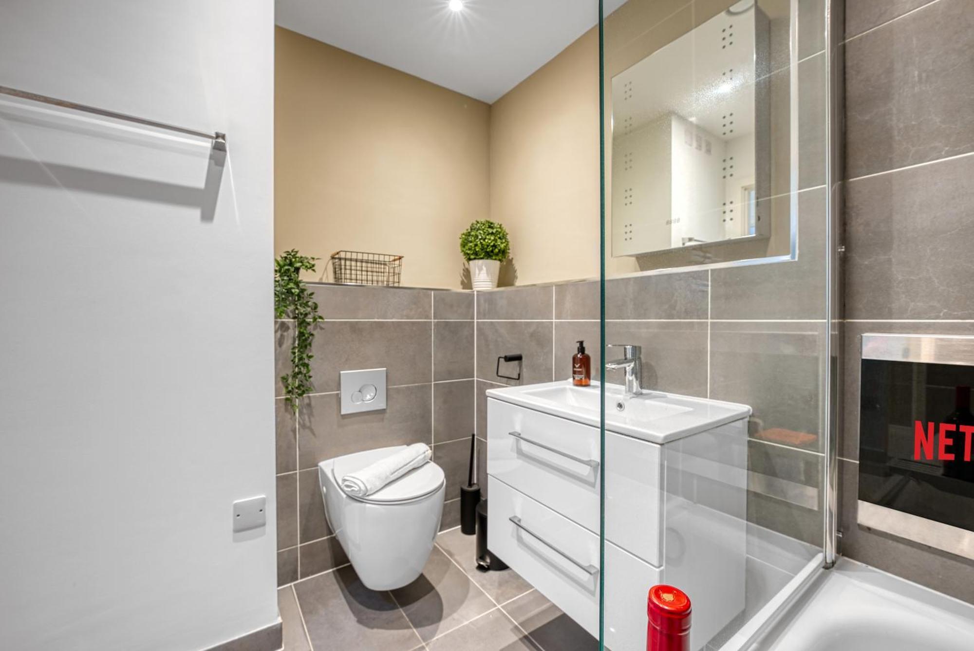 1 Bedroom Ocean Village Luxurious, Stylish & Cosy Apartment, Central Location In Southampton, Sleeps 4 - Summer Special Offer! - By Blue Puffin Stays Exteriér fotografie