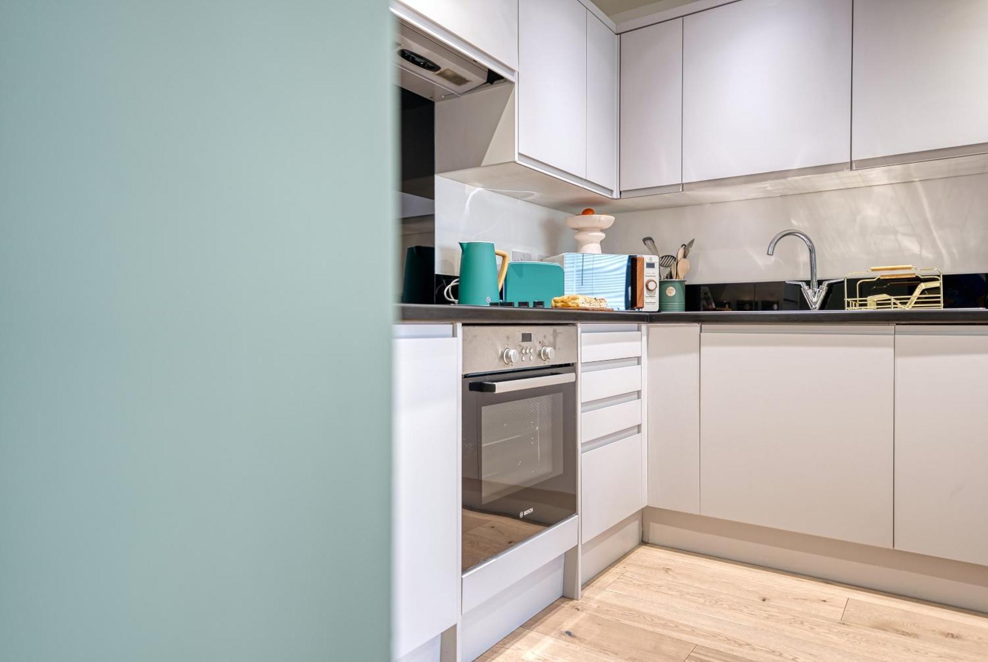1 Bedroom Ocean Village Luxurious, Stylish & Cosy Apartment, Central Location In Southampton, Sleeps 4 - Summer Special Offer! - By Blue Puffin Stays Exteriér fotografie